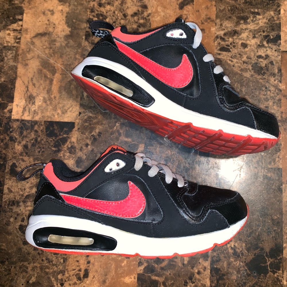 NIKE AIR MAX